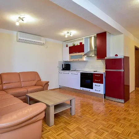 Ferienwohnung Fuer 6 Personen Ca 60 Qm In Orebic, Dalmatien Sueddalmatien * Orebić