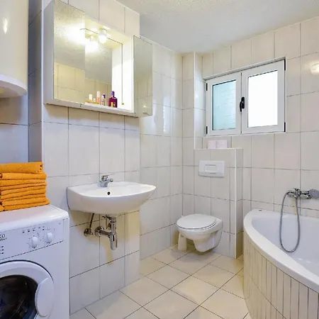 Ferienwohnung Fuer 6 Personen Ca 60 Qm In Orebic, Dalmatien Sueddalmatien Lägenhet *